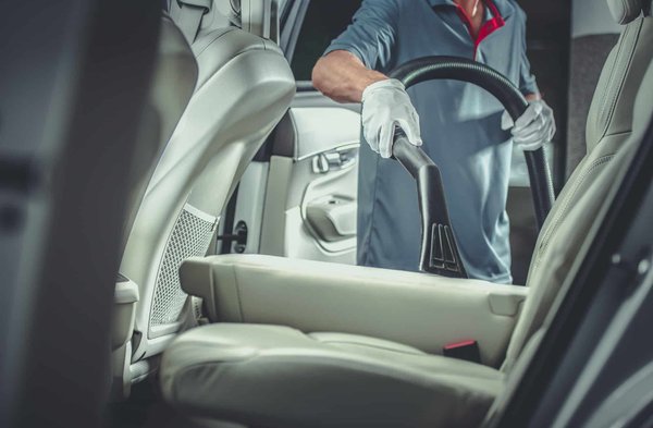 Aspirateur voiture : un guide complet pour faire le bon choix !