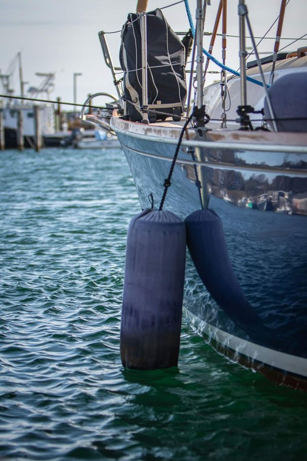 Acheter un bateau neuf ou d'occasion auprès d'un concessionnaire : quels sont les avantages ?