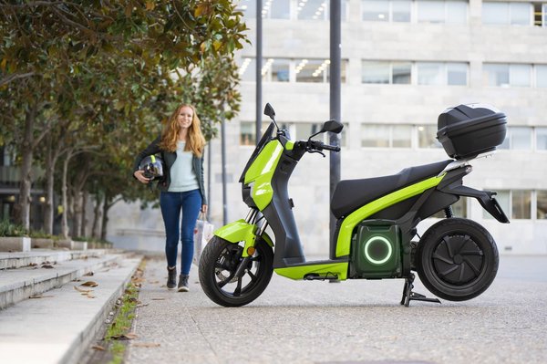 Scooter électrique 50cc : un appareil de haute technologie pour un déplacement rapide