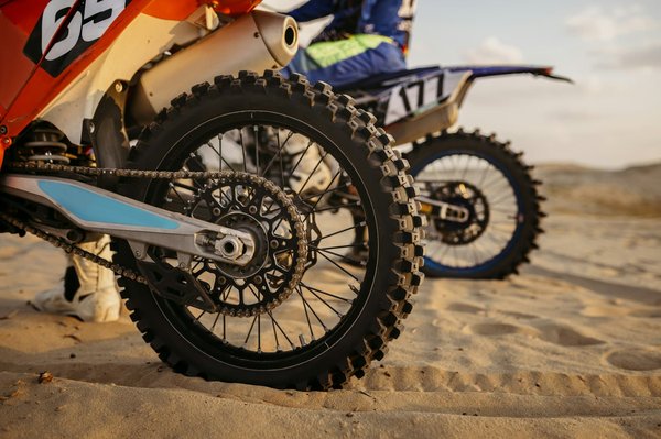 Optimisez vos performances enduro avec les meilleurs pneus du marché
