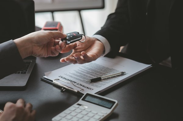 Location de voiture à Avignon : pour un voyage exceptionnel en Provence